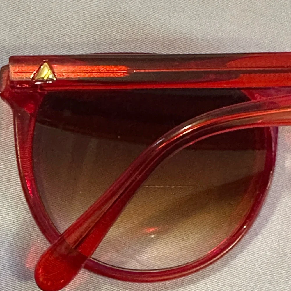 Liz Claiborne sunglasses readers +2.00 vintage‎ frames